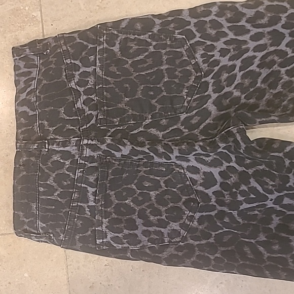 Zara leopard print jeans size 34 - Picture 3 of 3